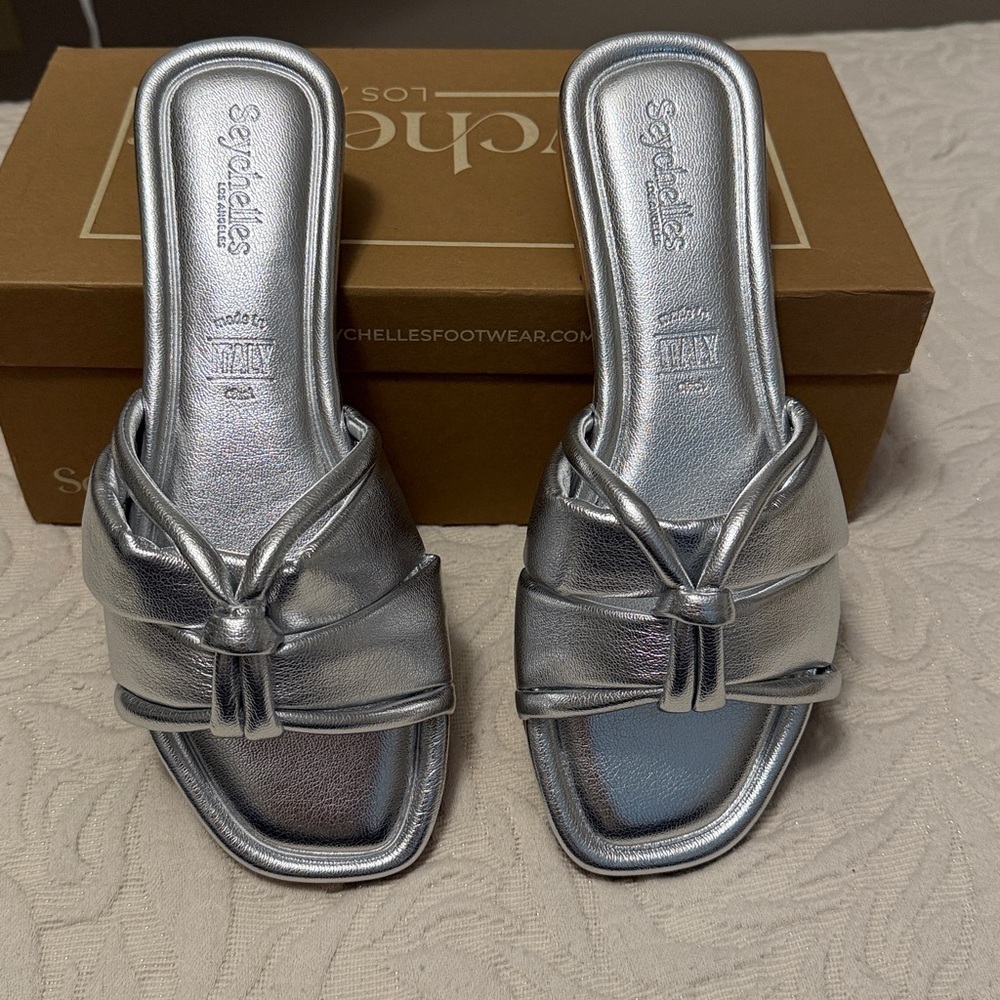 Seychelles silver metallic sandal 7.5 - Picture 2 of 8